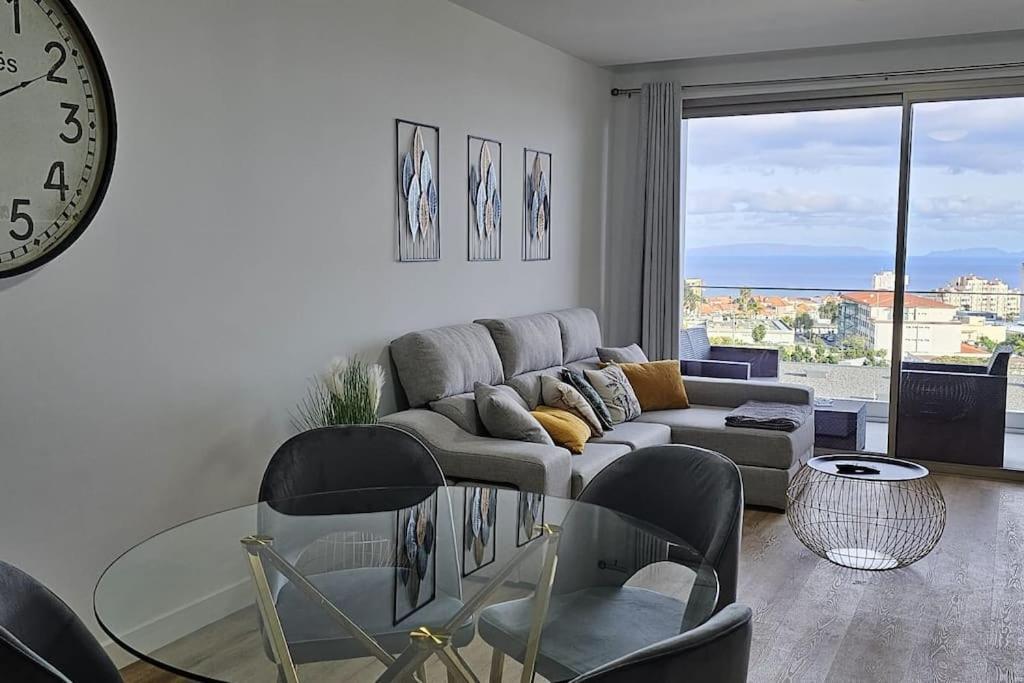 Vista Mar - Ac, Parking And Pool Appartement Funchal  Buitenkant foto