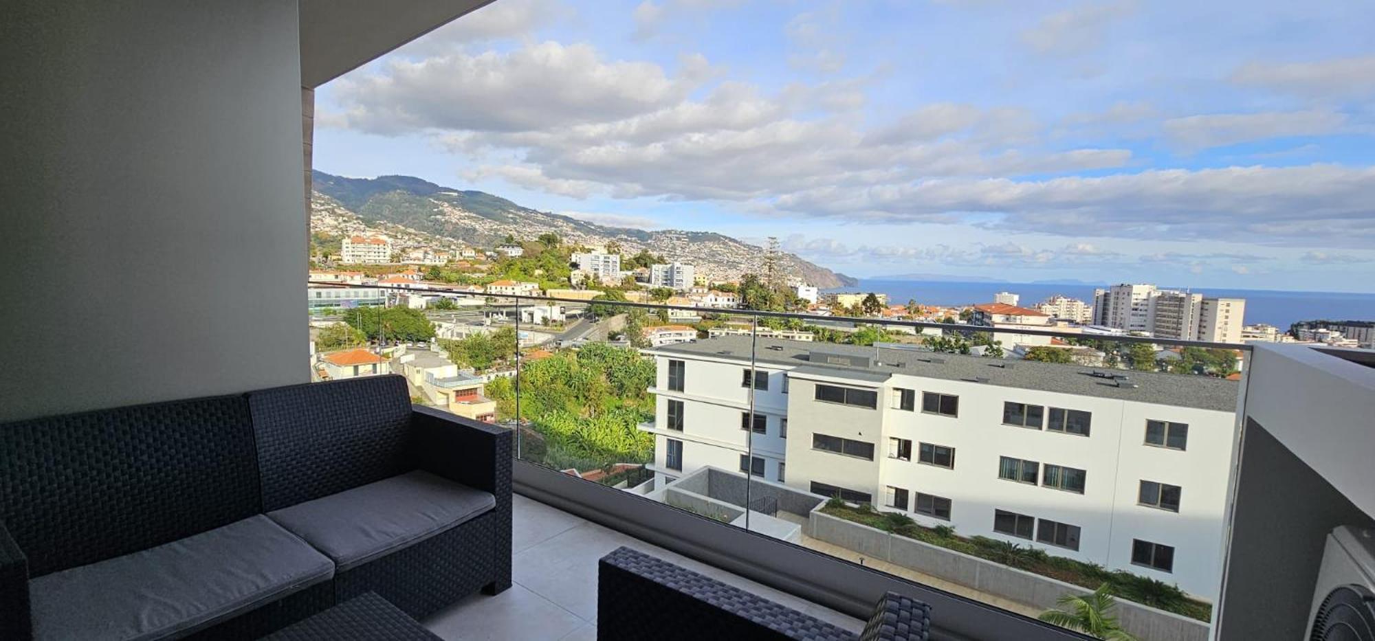 Vista Mar - Ac, Parking And Pool Appartement Funchal  Buitenkant foto